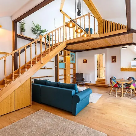 Castelului - Casa Aeon