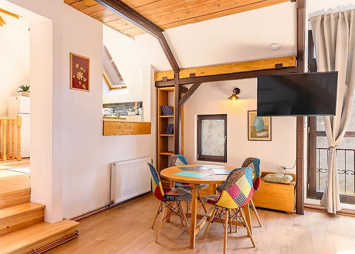 Castelului - Casa Aeon