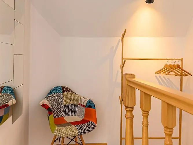 Castelului - Casa Aeon *